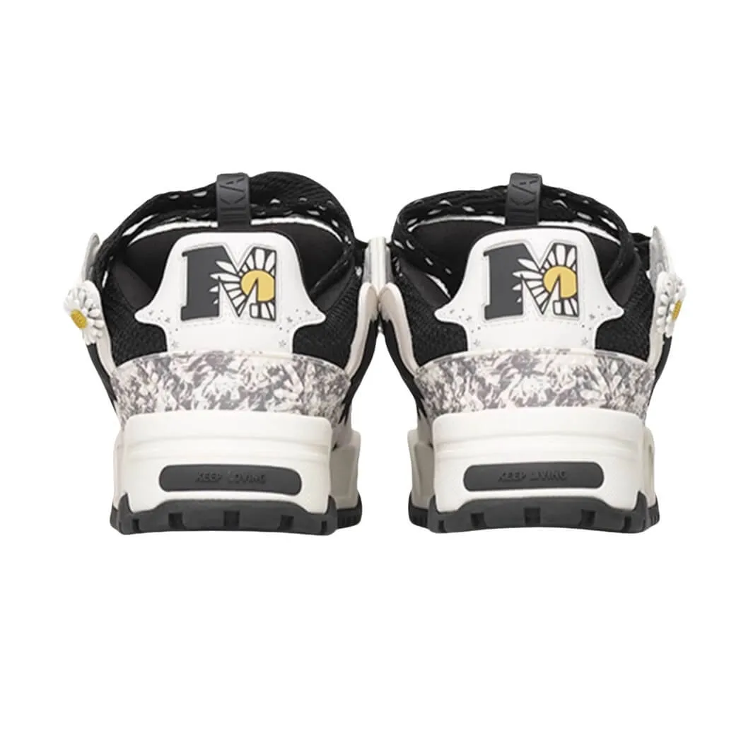 “Black Daisy“ Star Sneakers