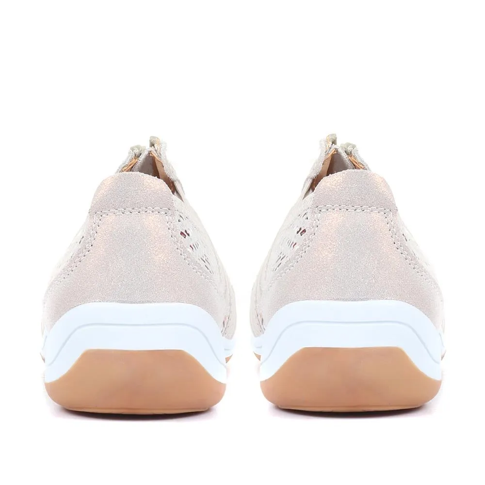 Casual Zip Up Trainers - BRK26003 / 310 512