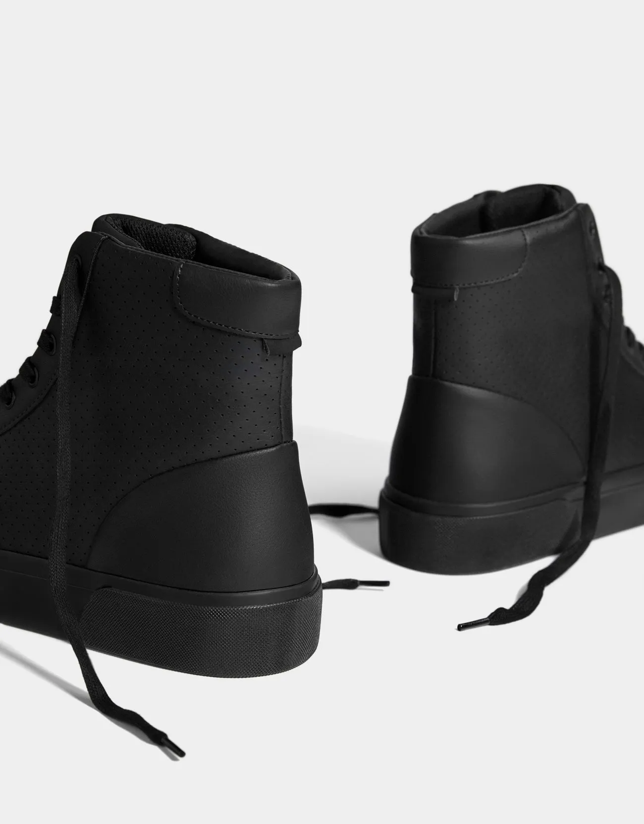 Mens high-top trainers with broguing