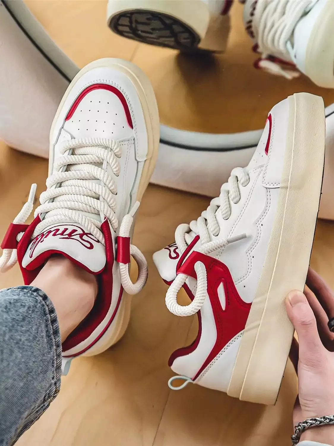 Niceprimes Sporty Casual Skate Shoes with Thick Soles