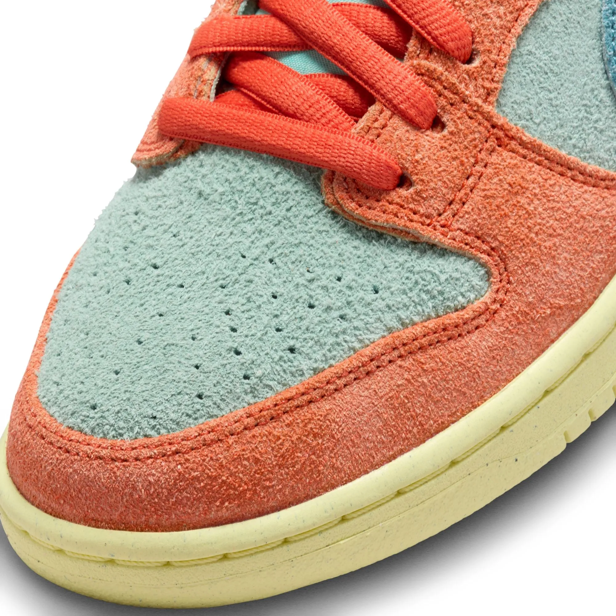Nike SB Dunk Low Pro Premium Skateboard Shoe - Orange/Noise Aqua-Emerald Rise-Orange