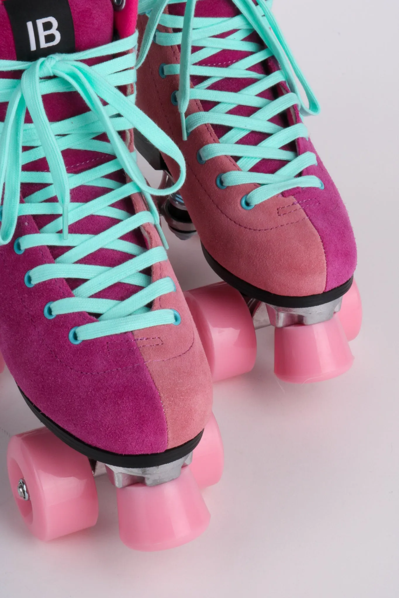 PLUS ONE ROLLER SKATE Fuchsia Combo