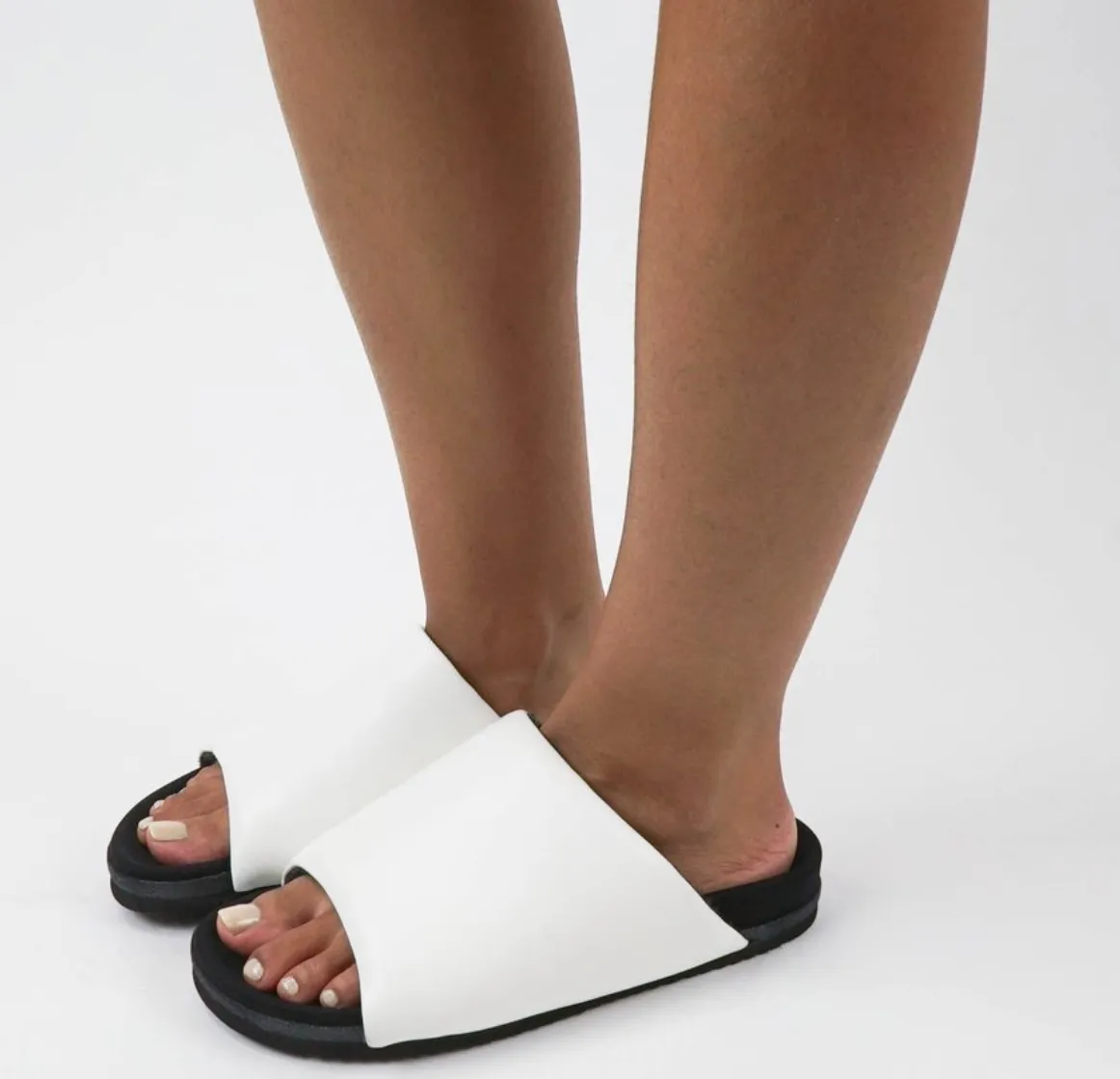 R0AM White Leather Slider