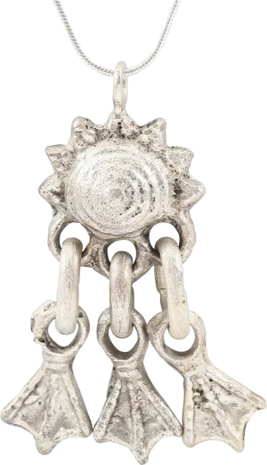 VIKING SORCERESS’S PENDANT NECKLACE. 10th-11th CENTURY AD